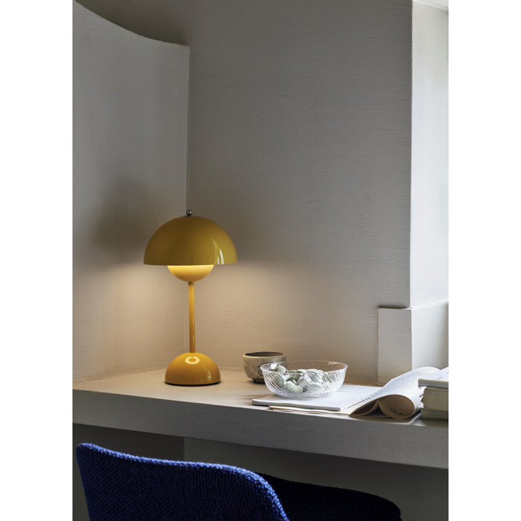 Flowerpot VP9 LED Portable Lamp