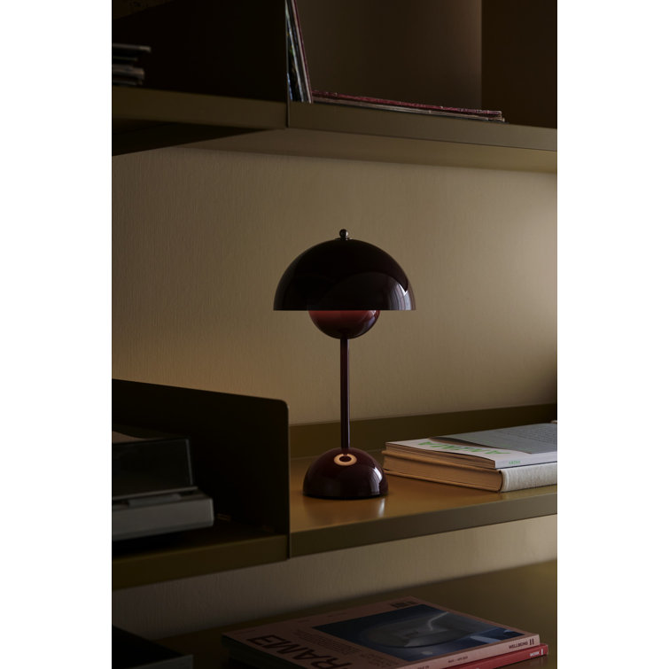 Flowerpot VP9 LED Portable Lamp