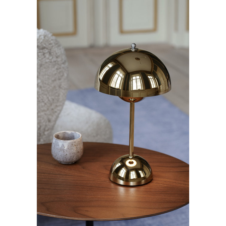 Flowerpot VP9 LED Portable Lamp