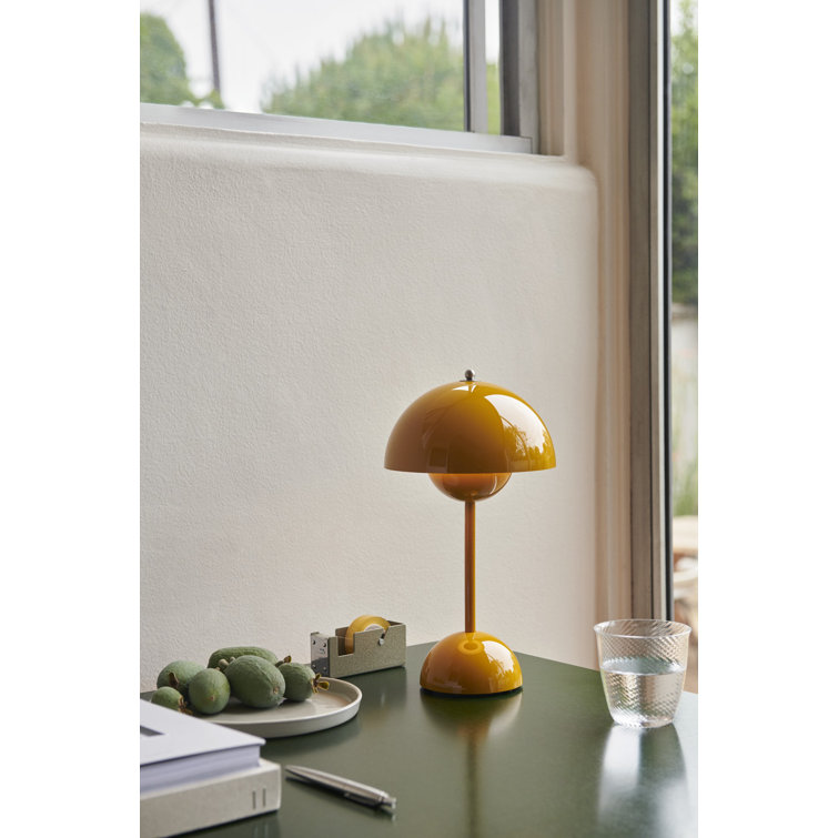 Flowerpot VP9 LED Portable Lamp