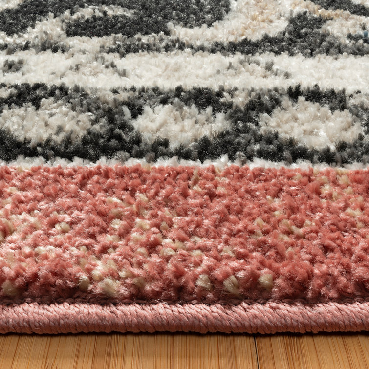 Fluer Rose 5' x 7' Tufted Synthetic Area Rug