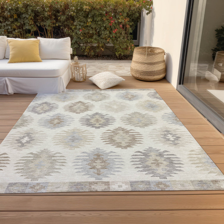 Ivory Rectangular Machine-Washable Indoor/Outdoor Area Rug
