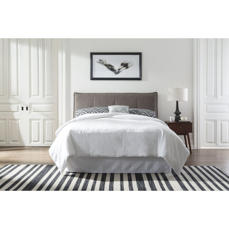 California King Gray Linen Upholstered Storage Bed with Tufted Headboard