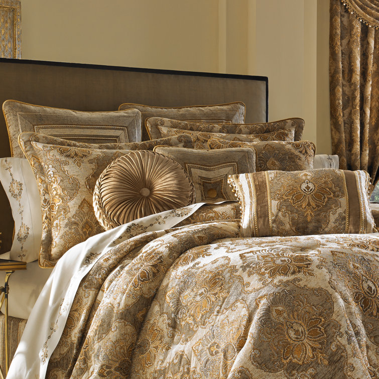 Bradshaw Natural Chenille Damask King Comforter Set