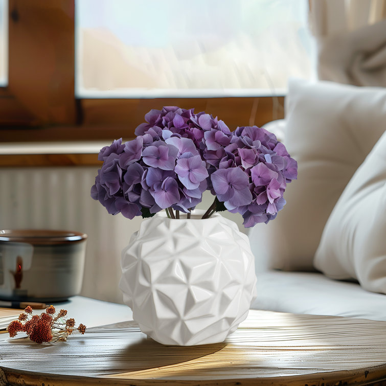 White Lacquered Ceramic Geometric Table Vase