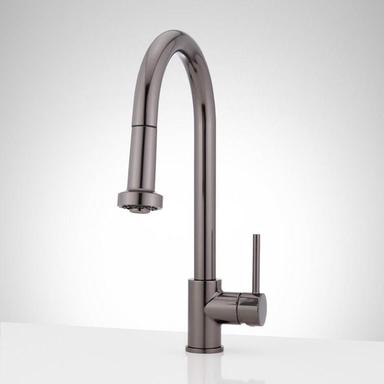 Modern Single Handle Pull-Down Kitchen Faucet in Black Metal