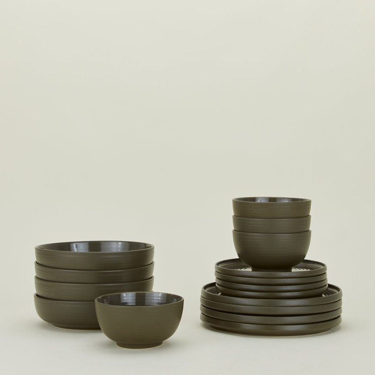 Olive Ceramic 16-Piece Dinnerware Set, Service for 4