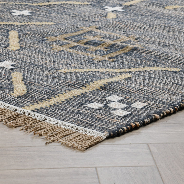 Handmade Black and Beige Geometric Wool Area Rug, 2' x 3'