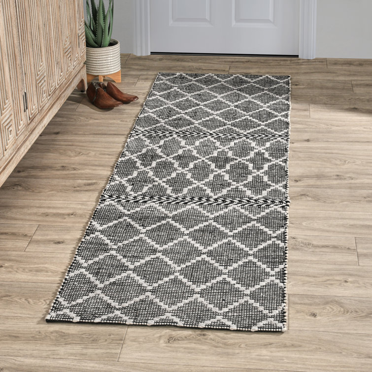 Handmade Black and Ivory Diamond Wool Synthetic 8' x 10' Rug