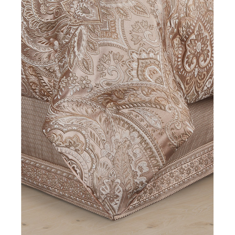 Blush Queen Woven Comforter Set with Gathered Embellishment