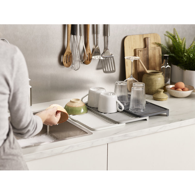 Gray Expandable Draining Mat with Ribbed Design