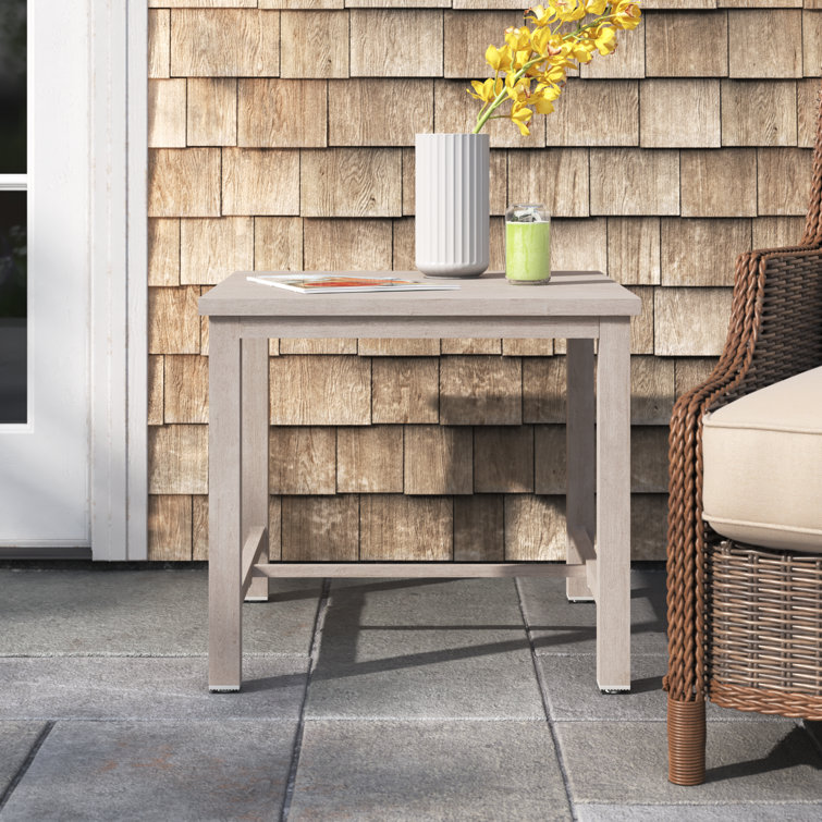 Tetra 22'' White Metal Outdoor Side Table
