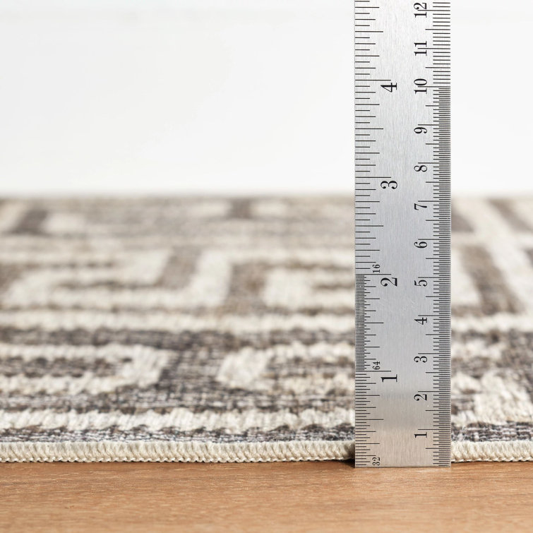 Gray and White Geometric Synthetic Runner Rug 2'6" x 8'
