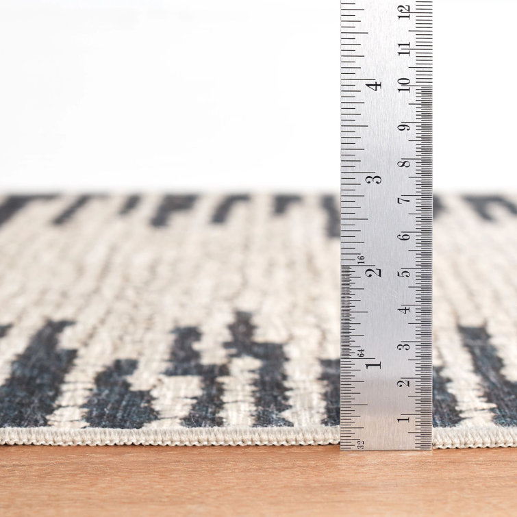 2' x 3' Blue and White Synthetic Washable Rug
