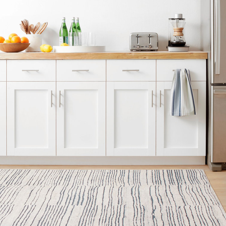 Avery Everglade Blue and White Machine Washable Synthetic Rug, 2x3