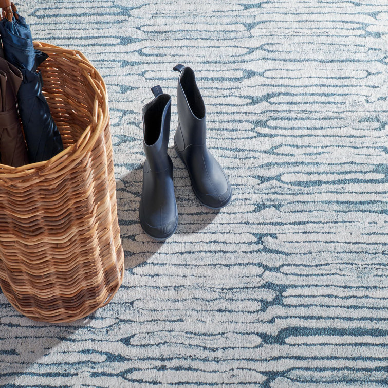 Everglade Blue and White Synthetic Washable Rug 2' x 3'