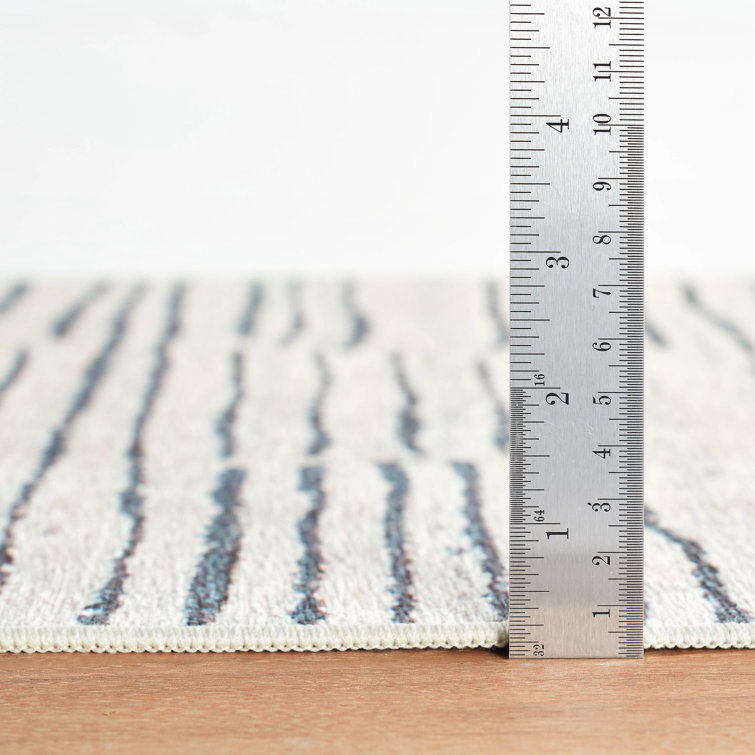 Avery Everglade Blue and White Machine Washable Synthetic Rug, 2x3