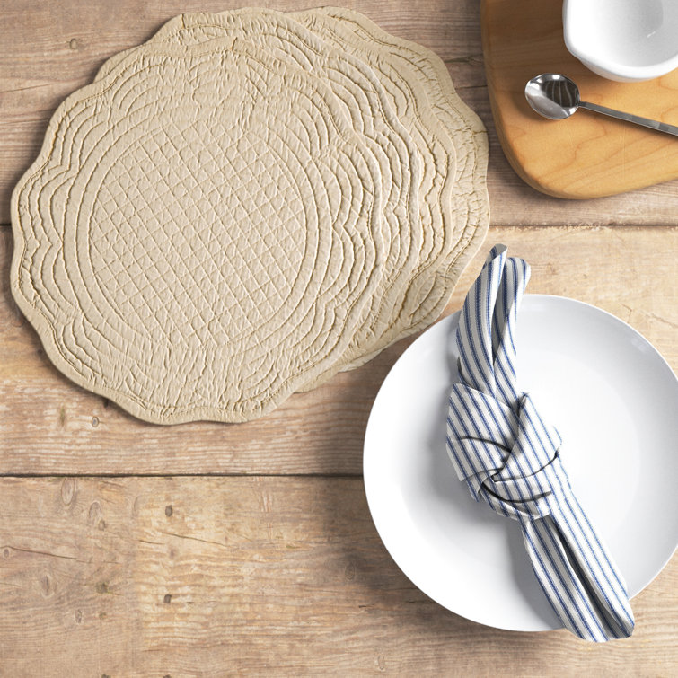 Flax Cotton Quilted Round Scalloped Edge Placemat Set