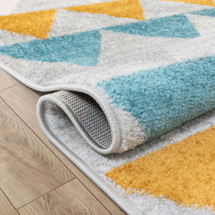 Nova Gray Geometric 5' x 7' Synthetic Area Rug