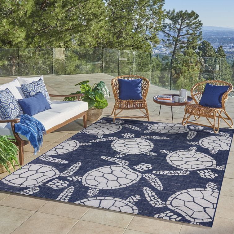 Navy and White Synthetic Coastal Sea Turtle 5' x 7' Area Rug
