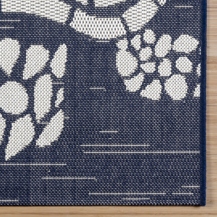 Navy and White Synthetic Coastal Sea Turtle 5' x 7' Area Rug