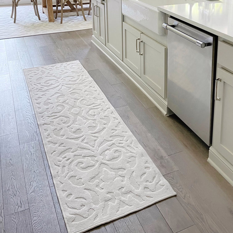 Natural Off-White High-Low Damask Indoor/Outdoor Runner Rug