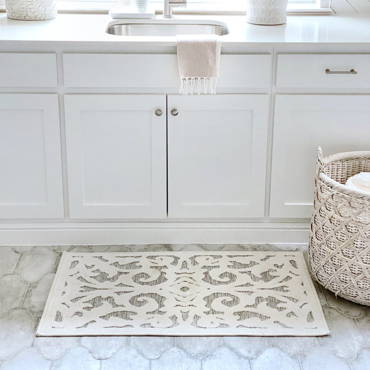 Natural Gray Damask High-Low Indoor Outdoor Rug 24x23