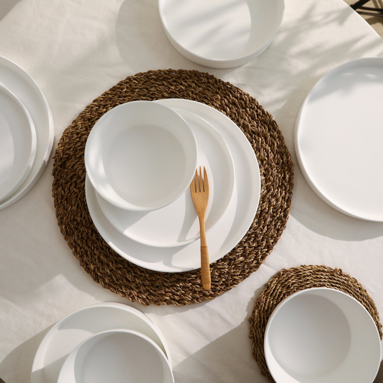 Matte White Porcelain 16-Piece Round Dinnerware Set