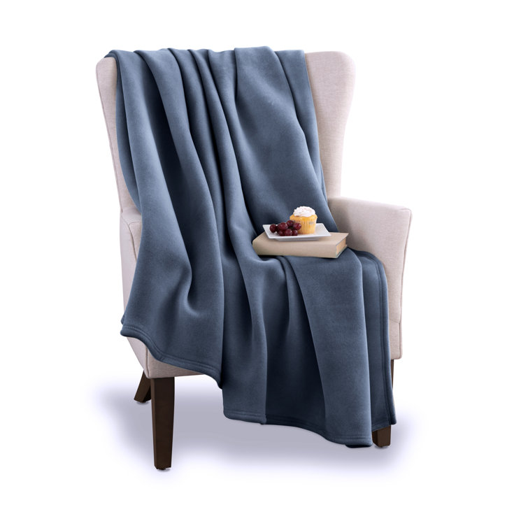 Luxurious King-Sized Ivory Fleece Reversible Blanket