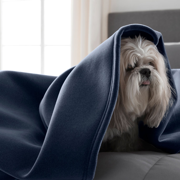 Luxurious King-Sized Ivory Fleece Reversible Blanket