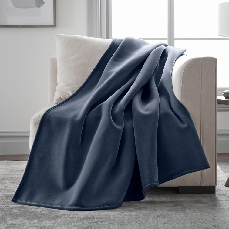 Luxurious King-Sized Ivory Fleece Reversible Blanket