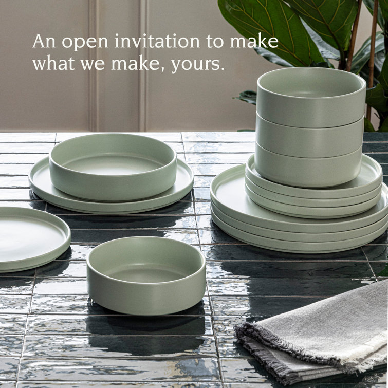 Sage Green Ceramic 16-Piece Dinnerware Set for Four