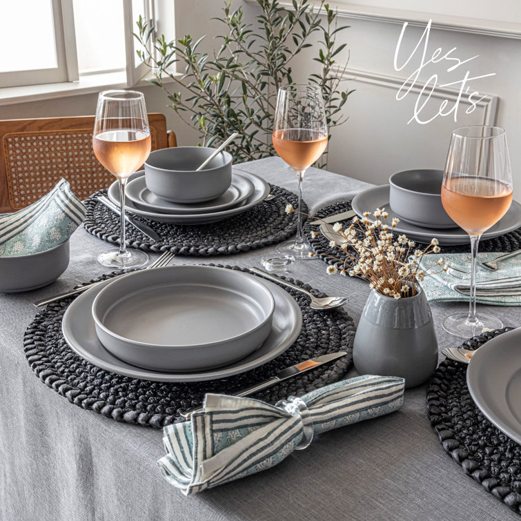 Charcoal Ceramic Semi-Matte 16-Piece Dinnerware Set, Service for 4