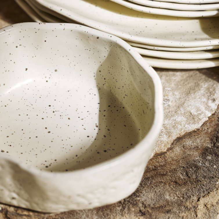 Atik Cream Speckled Ceramic 16-Piece Dinnerware Set, Service for 4