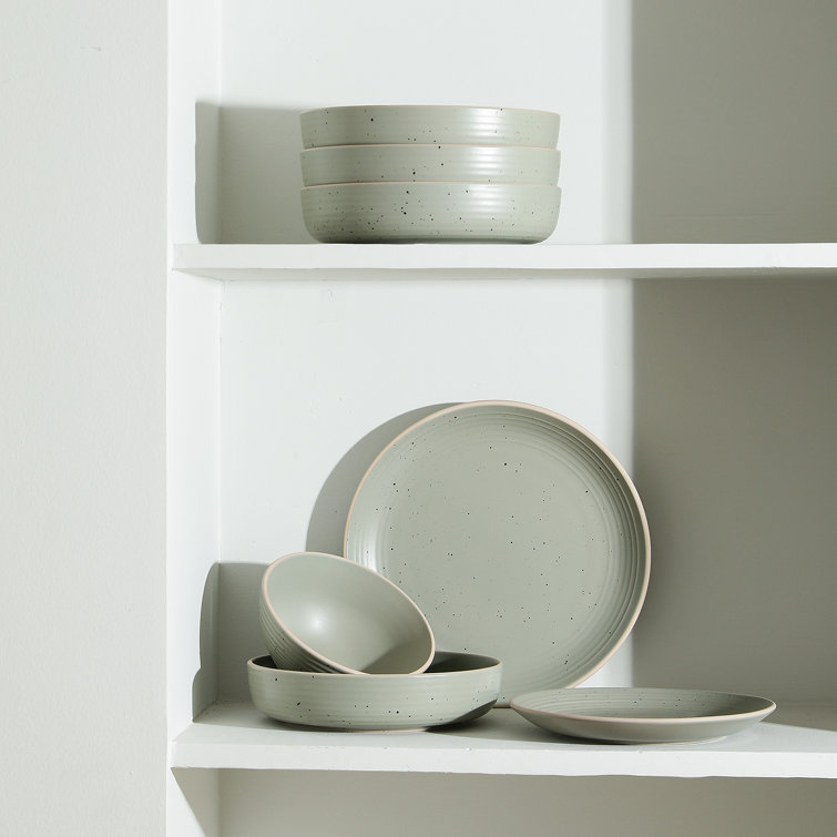 Green and White Ceramic 16-Piece Dinnerware Set