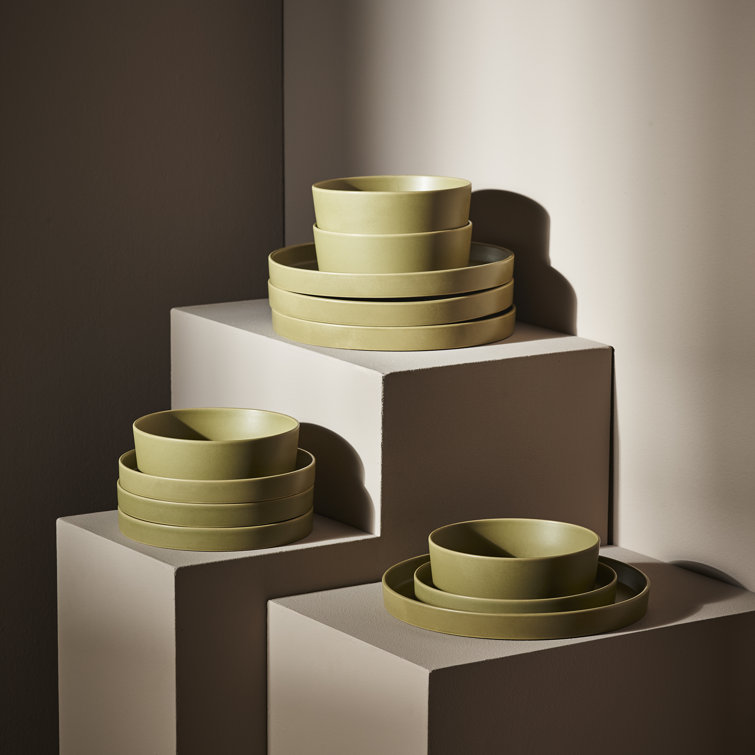 Green Ceramic 16-Piece Dinnerware Set with Embossed Detailing