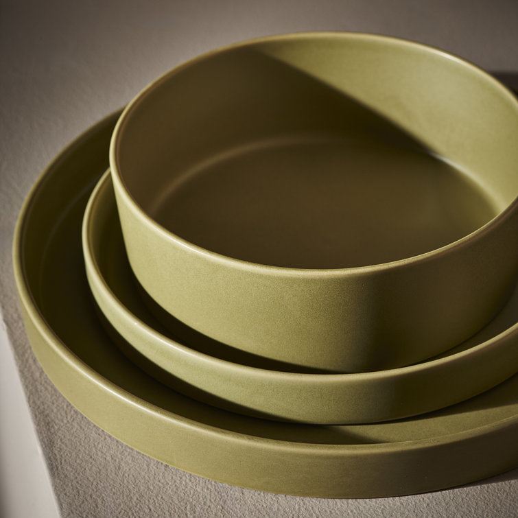 Green Ceramic 16-Piece Dinnerware Set with Embossed Detailing