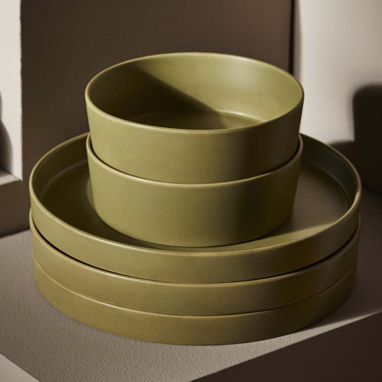Green Ceramic 16-Piece Dinnerware Set with Embossed Detailing
