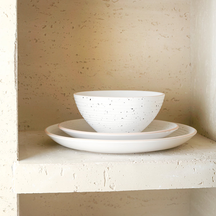 Off-White Ceramic 16-Piece Ribbed Dinnerware Set
