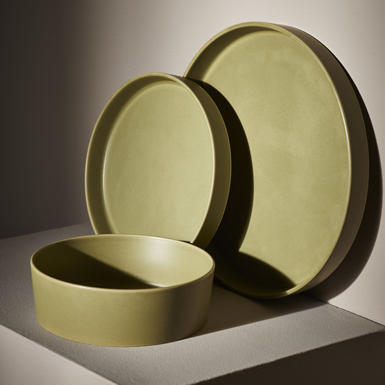 Green Ceramic 16-Piece Dinnerware Set with Embossed Detailing