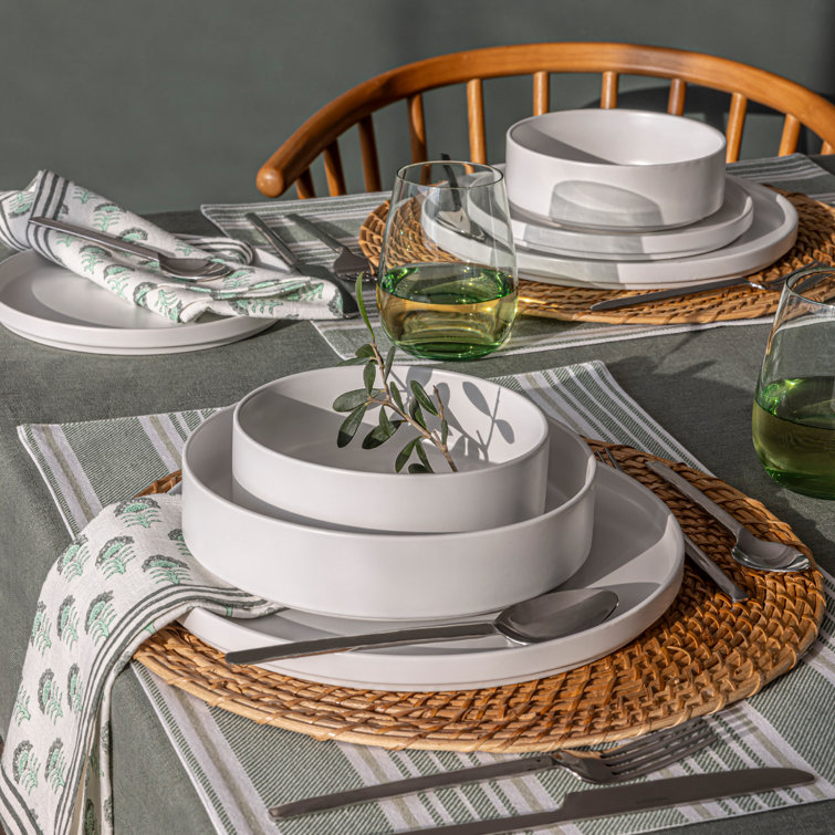 White Ceramic 16-Piece Stackable Dinnerware Set