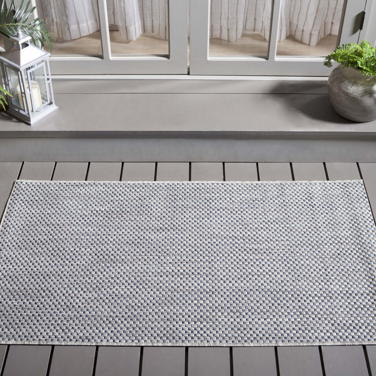 Reversible Easy-Care Synthetic Area Rug in Sleek Gray, 2'7" x 5'
