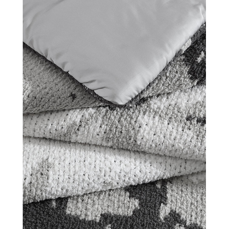 King Size White and Gray Reversible Comforter