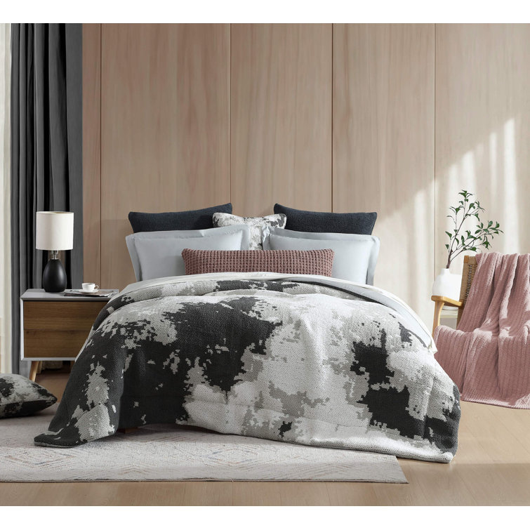 King Size White and Gray Reversible Comforter