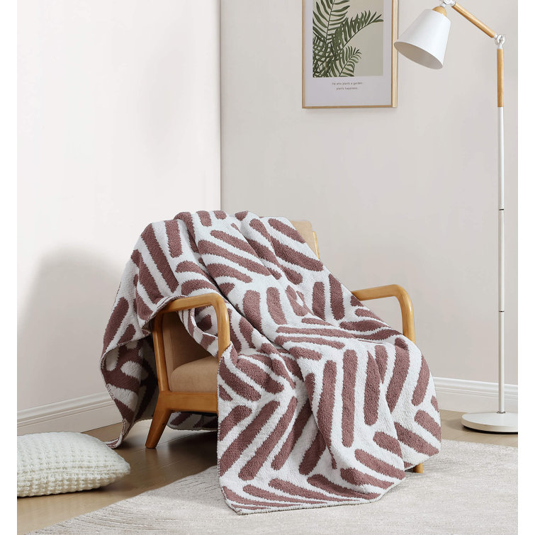 Rose and Off-White Geometric Pattern Throw Blanket