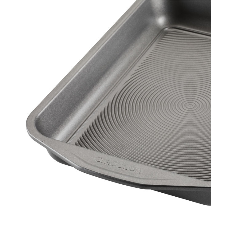 Gray Nonstick Rectangular 9-Inch x 13-Inch Cake Pan with Lid
