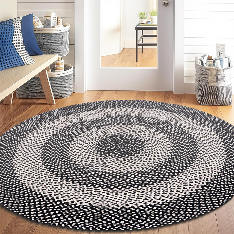 Black and White Round Geometric Braided Rug, 4' Synthetic