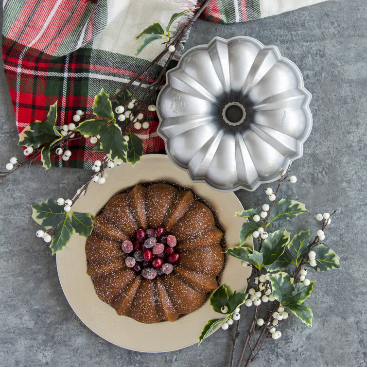 Sparkling Silver Non-Stick Aluminum Round Bundt Pan, 12-Cup