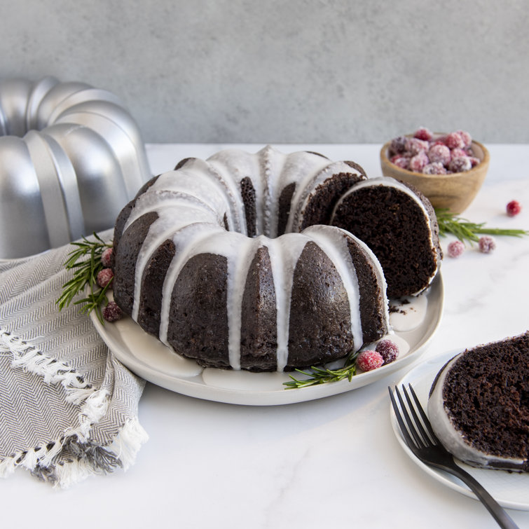 Sparkling Silver Non-Stick Aluminum Round Bundt Pan, 12-Cup