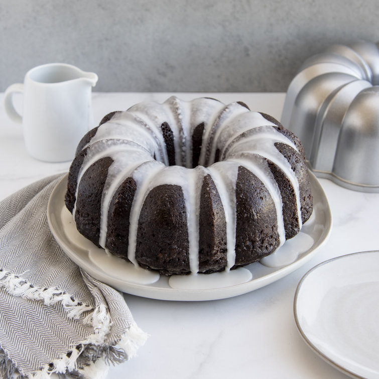 Sparkling Silver Non-Stick Aluminum Round Bundt Pan, 12-Cup